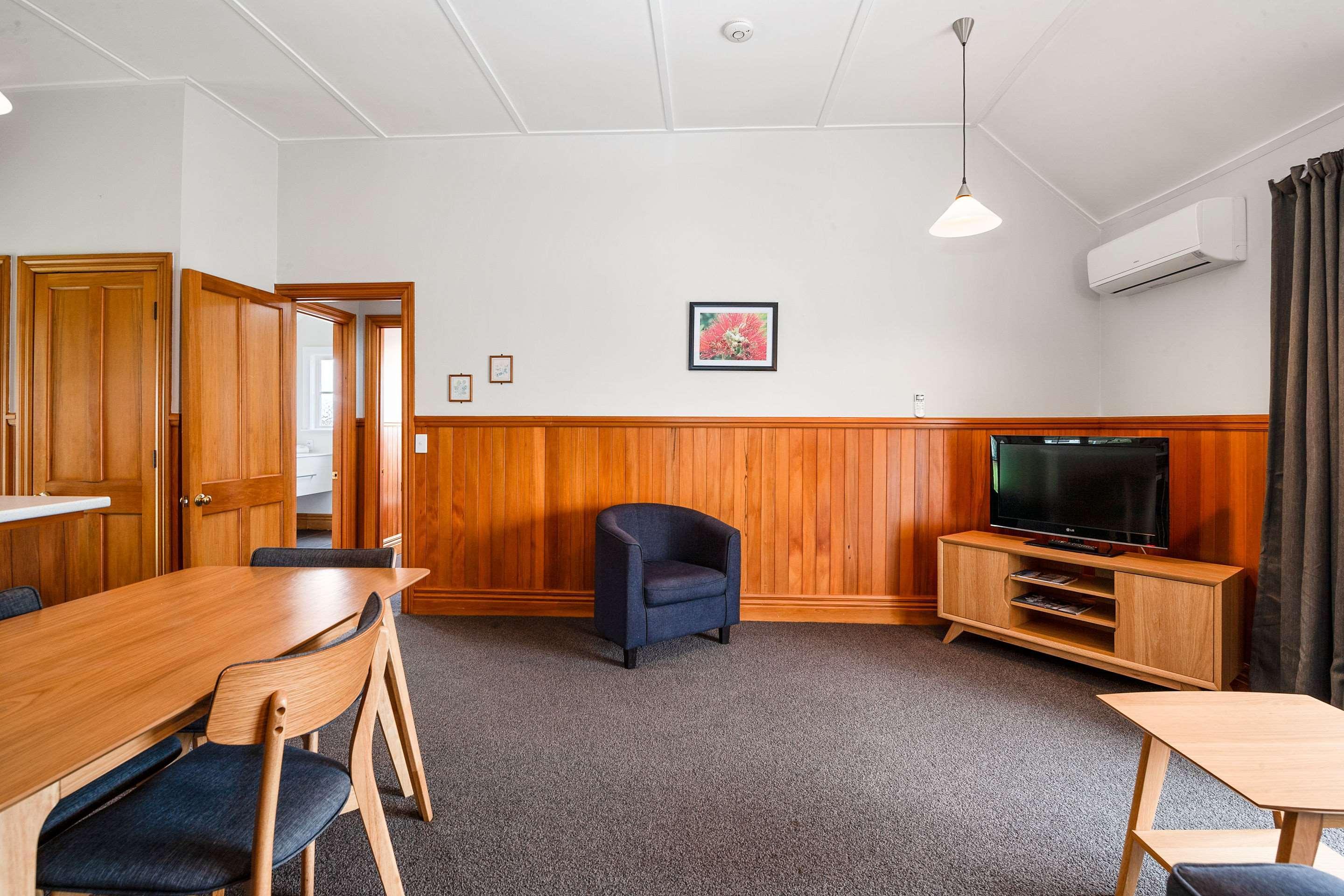 Huka Falls Resort Taupo Zewnętrze zdjęcie A common room at the University of Otago