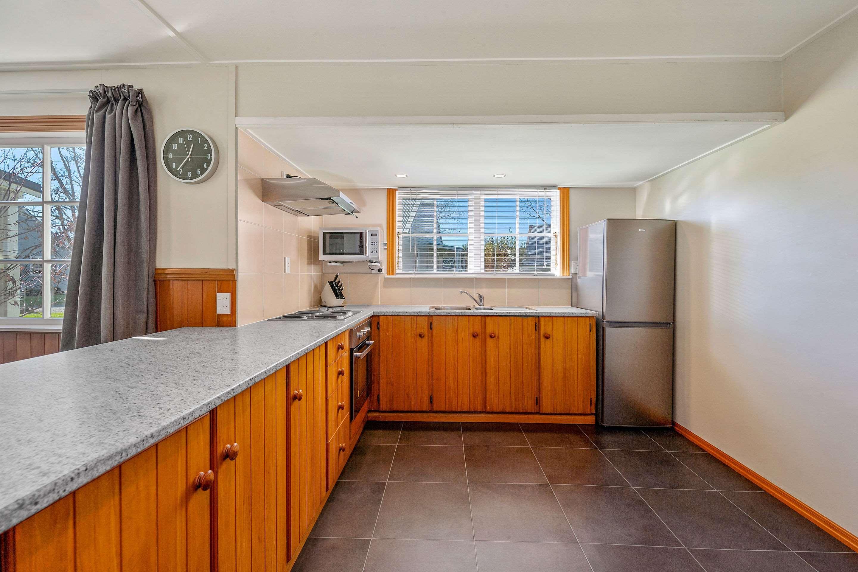 Huka Falls Resort Taupo Zewnętrze zdjęcie The kitchen at the station