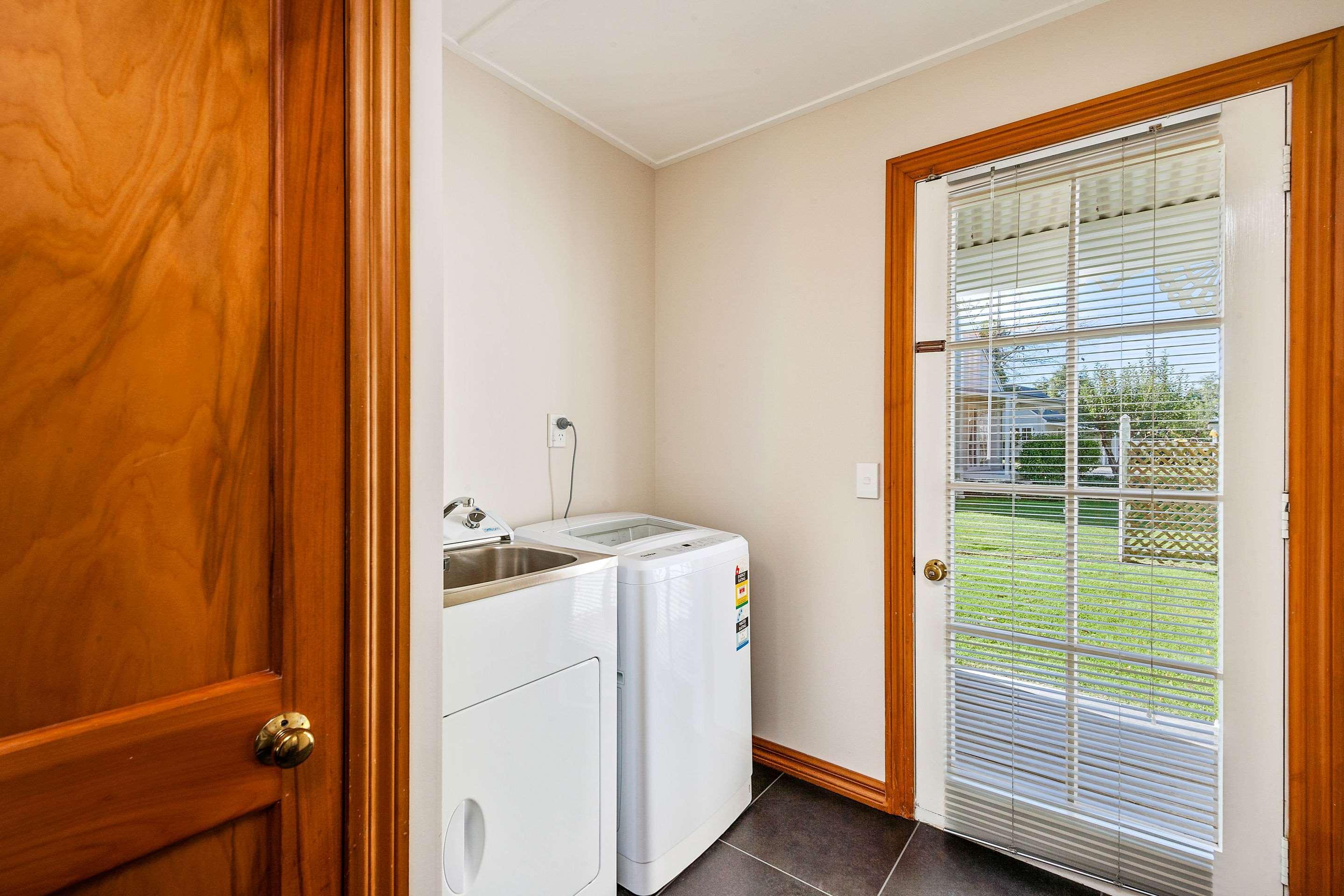 Huka Falls Resort Taupo Zewnętrze zdjęcie A laundry room in a house